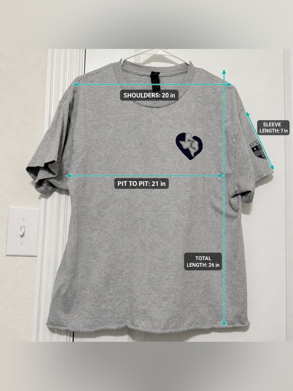 St. Mark’s Heart of Texas Gildan Gray Graphic T-Shirt Large